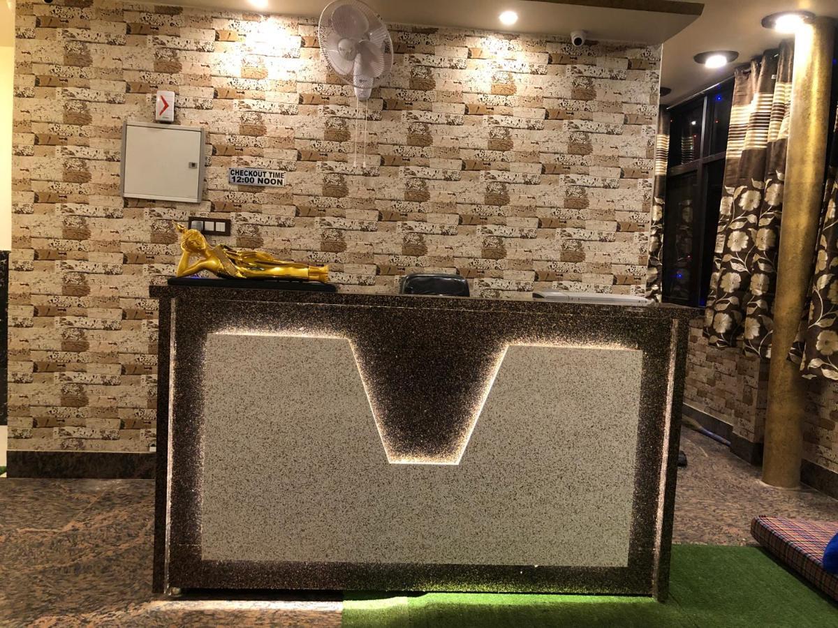 Hotel Famous Haridwār Екстериор снимка